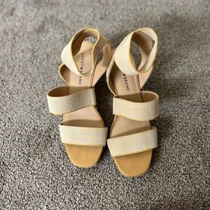 Shoe Bundle.. sizes 7.5 & 8.. if they’re 8 they run small. Selling as a bundle